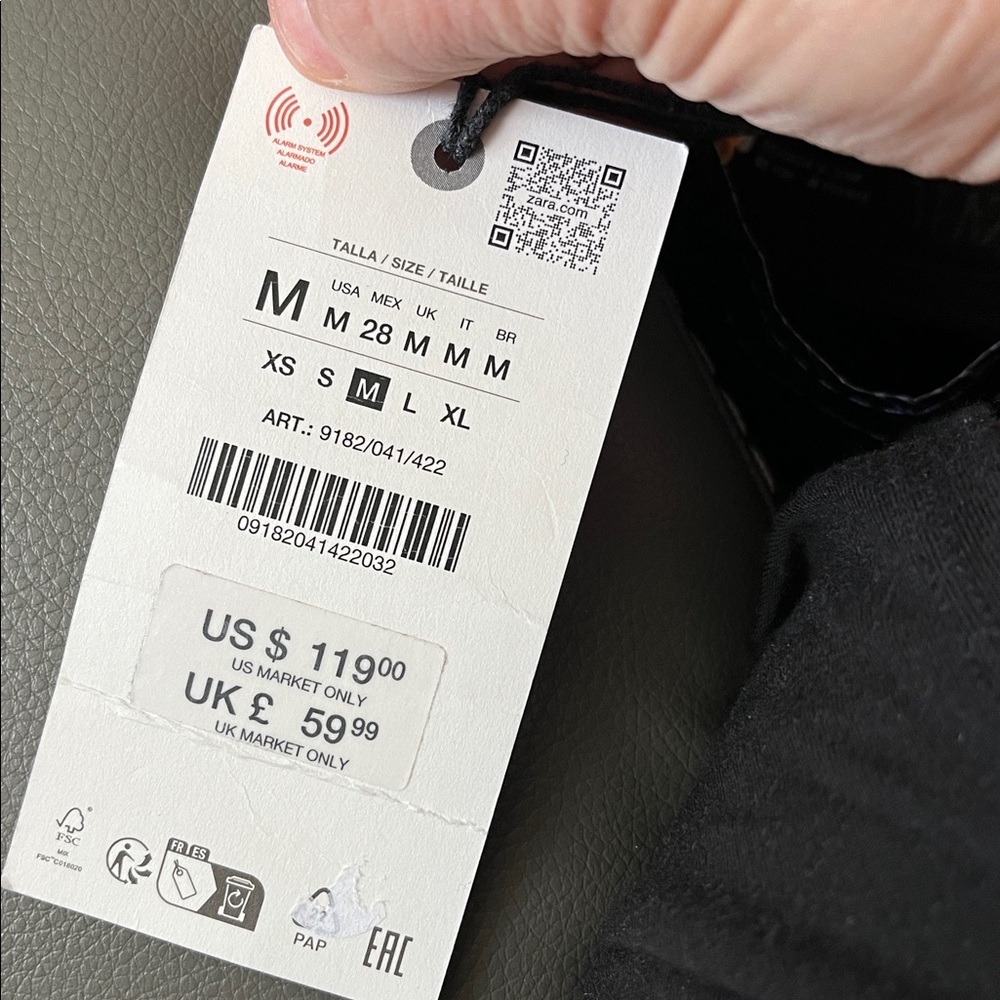 TREND NEW ! ZARA  PLEATED  CARGO PANTS 
🚨FIRM PRICE NO DISCOUNT ON THIS PANTS - Picture 5 of 16